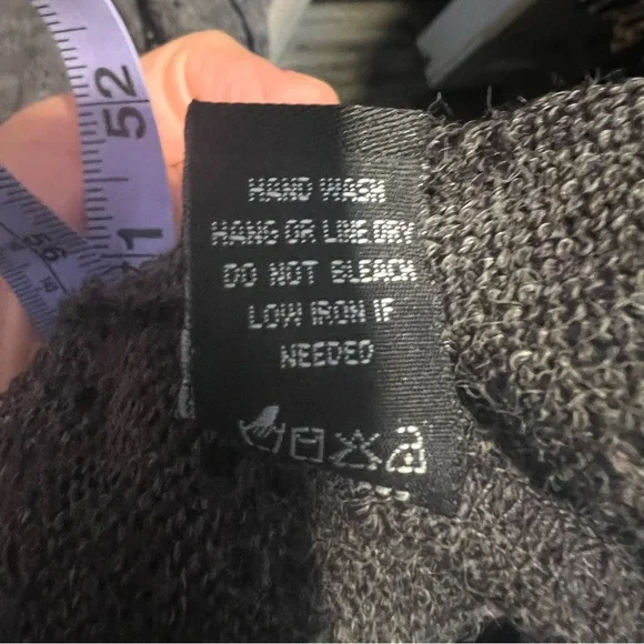 Active designed in Los Angeles long cardigan in size small. Charcoal gray - Picture 5 of 8